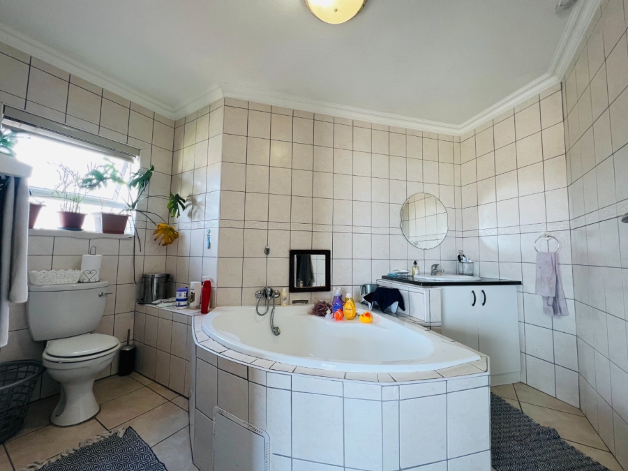 3 Bedroom Property for Sale in Island View Western Cape